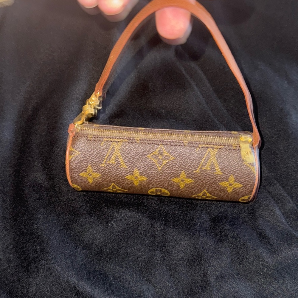 Women’s or Men's Lou’s Vuitton Mini Papillion pochette w Monogram print. 10/10. - Picture 6 of 17
